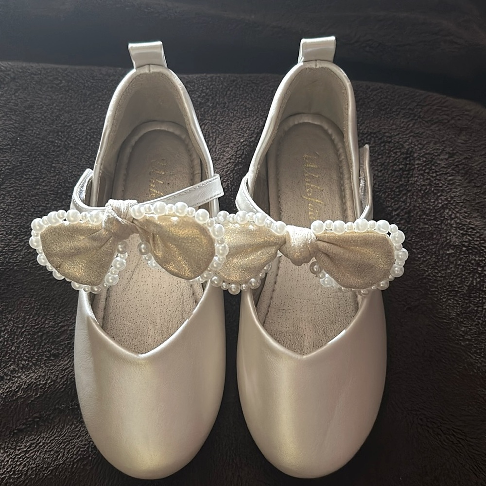 Hard Bottom Princess Shoes with Bows and Pearls